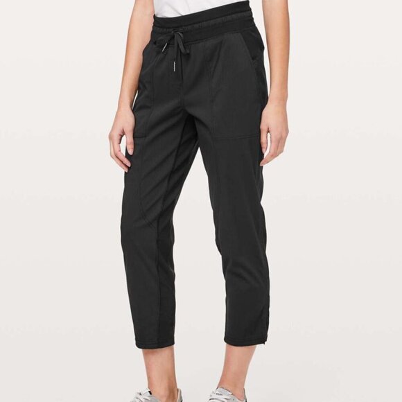 Lululemon Studio Lightweight Crop Pants 25" Black 6 NWOT - Picture 3 of 12